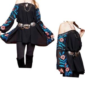 Roja Black Embroidered Tunic Top Blouse Size Medium Boho Peasant Floral
